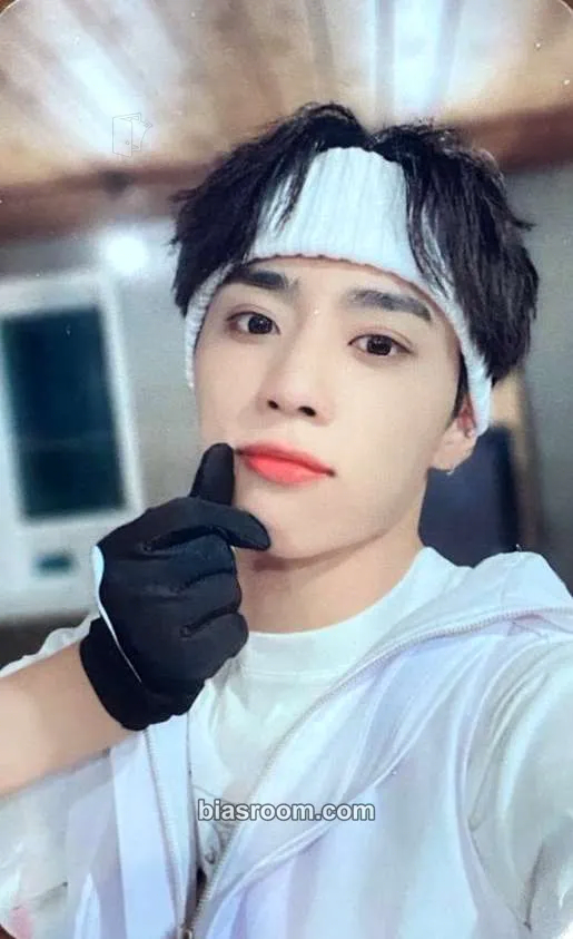 Sunwoo Breaking Dawn Photocard - THE BOYZ - THE BOYZ K-pop photocard