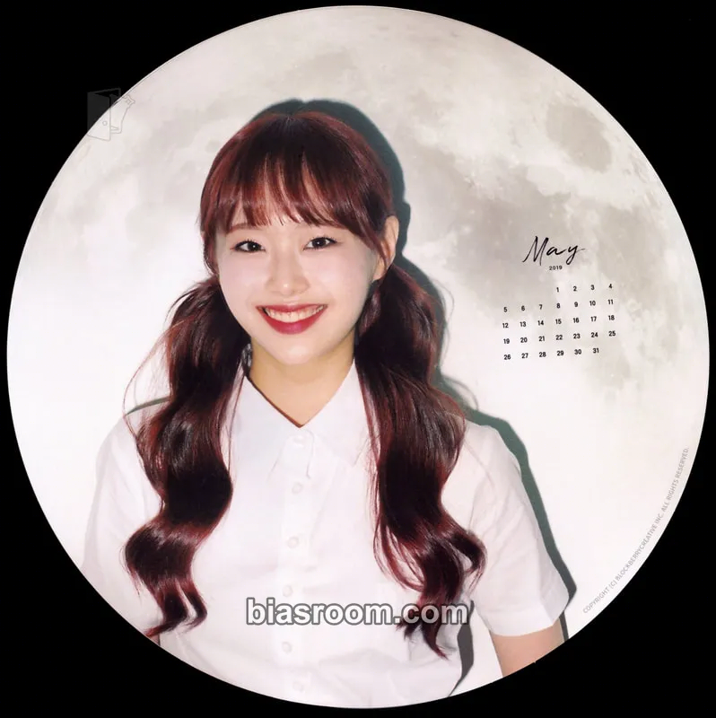 Chuu LOONA 1st Concert: LOONAbirth Photocard - LOONA - LOONA K-pop photocard