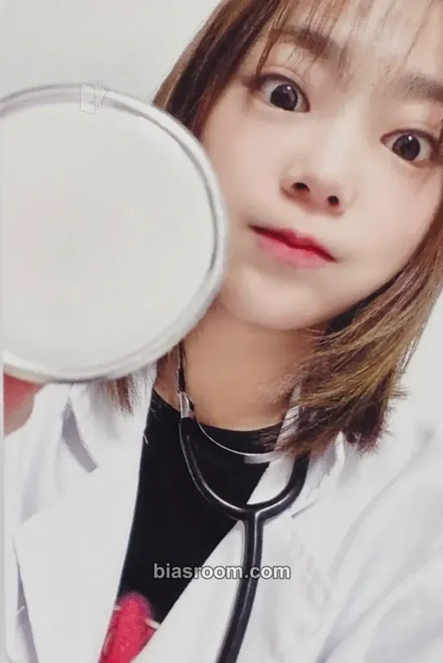 QWER - Siyeon - Manito Album makestar winner benefit round 2