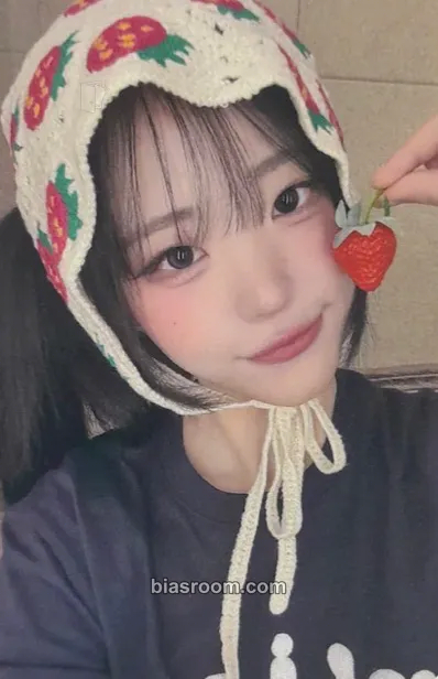 Hina In a Million Noises, I'll Be Your Harmony Photocard - QWER - QWER K-pop photocard