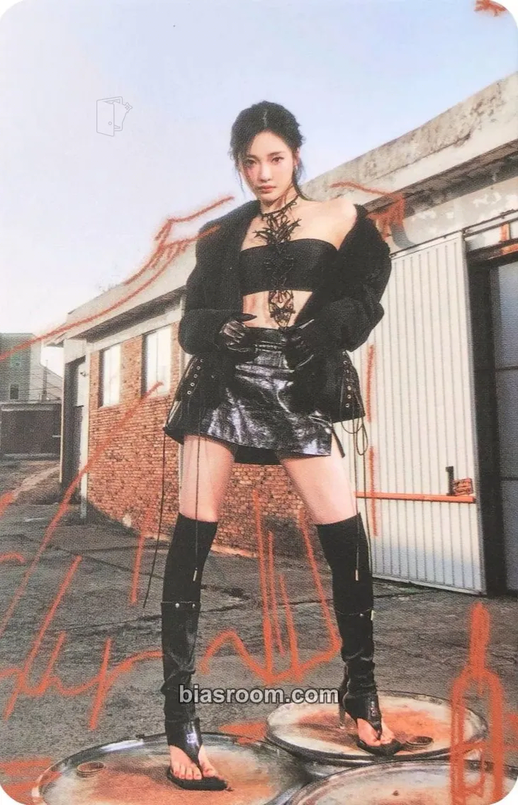Ningning Aespa x Metal Magazine (China) Photocard - aespa - aespa K-pop photocard