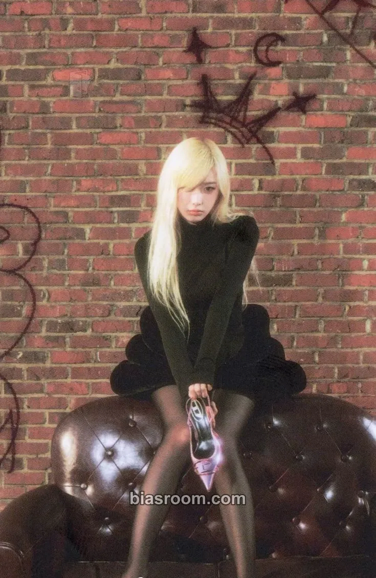 Giselle Aespa x Metal Magazine (China) Photocard - aespa - aespa K-pop photocard