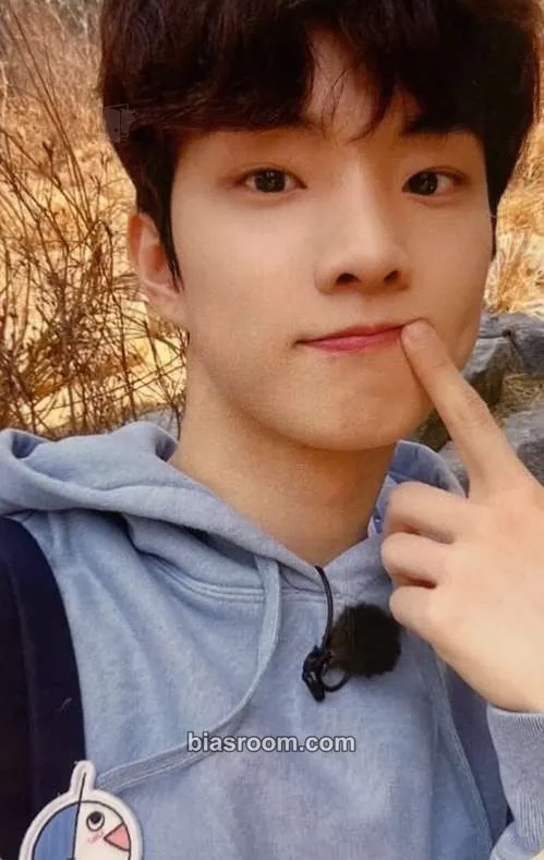 Q COME ON, THE BOYZ in God-Saeng Photocard - THE BOYZ - THE BOYZ K-pop photocard