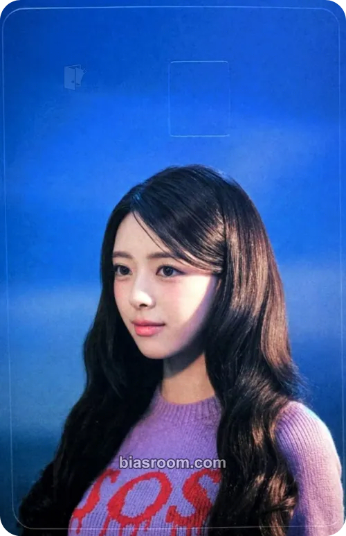 Yuna Ice Cream Photocard - ITZY - ITZY K-pop photocard