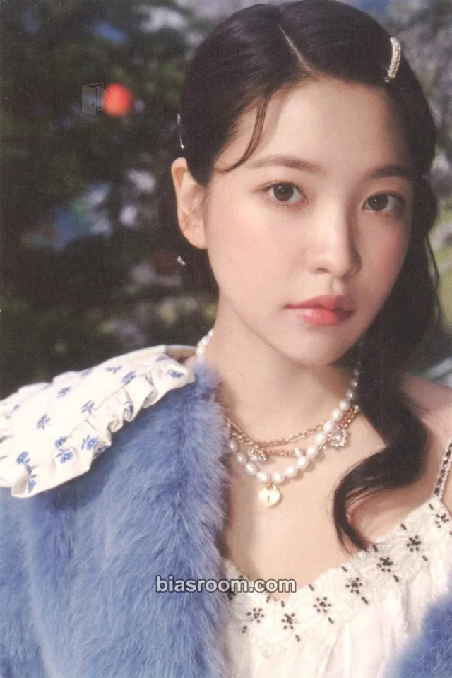Yeri Red Velvet 2022 Winter SMTOWN : SMCU PALACE K-pop photocard