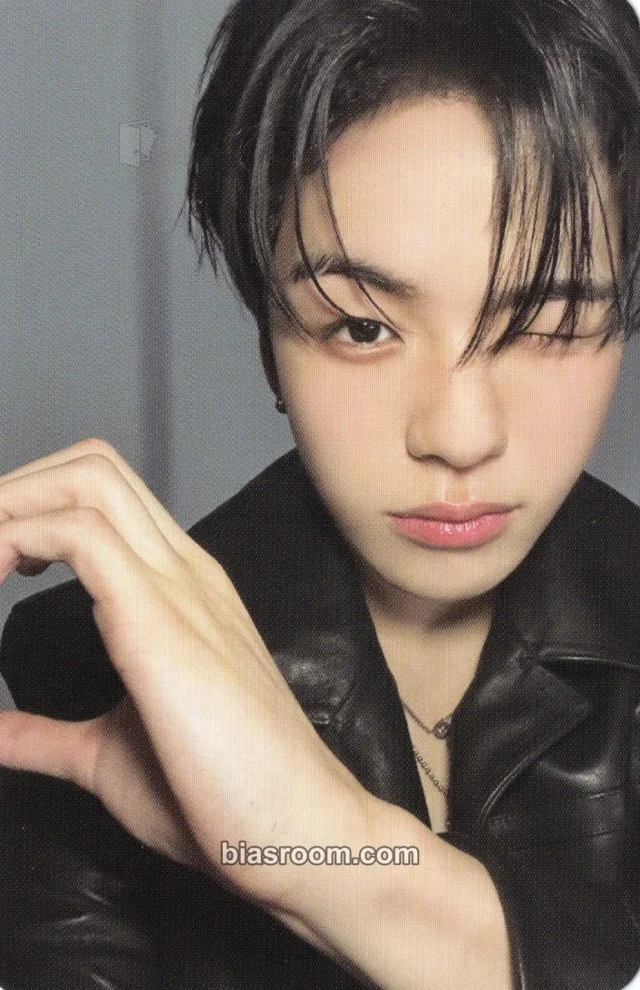 TREASURE - Yoon Jaehyuk - 2025 TREASURE MAKER Membership Kit Other membership fanclub photocard set B version