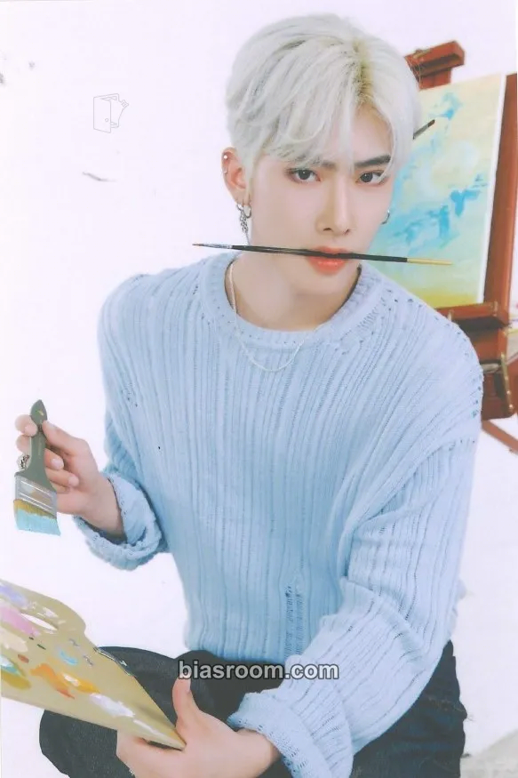Ricky The Moving Seoul Pop-up Store Photocard - ZEROBASEONE - ZEROBASEONE K-pop photocard
