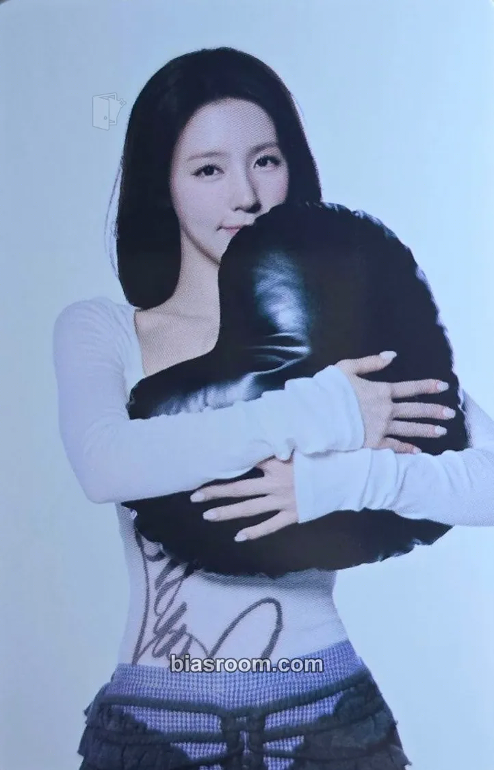 Miyeon MEDIA EXHIBITION : CITY of SENSE Photocard - i-dle - i-dle K-pop photocard