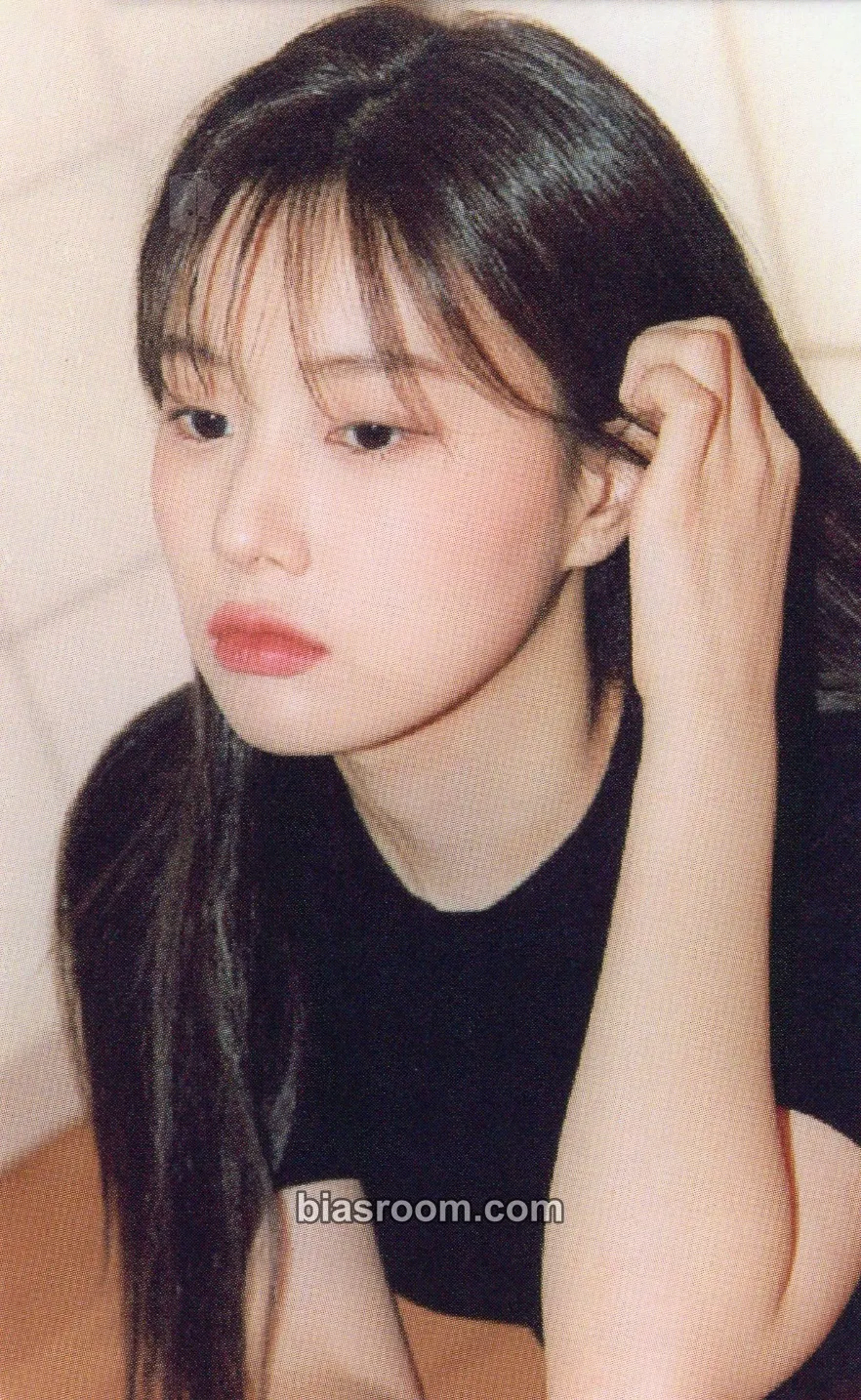 Hyewon 1st Photobook - Beauty Cut Photocard - Kang Hyewon - Kang Hyewon K-pop photocard
