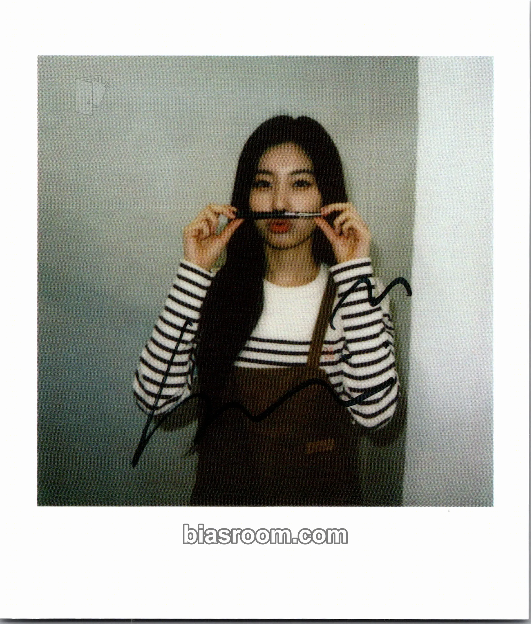 Hyewon Kang Hyewon x Wonderwall - Art Lab Project Photocard - Kang Hyewon - Kang Hyewon K-pop photocard