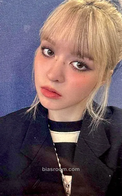 Lily Fe3O4: BREAK Photocard - NMIXX - NMIXX K-pop photocard