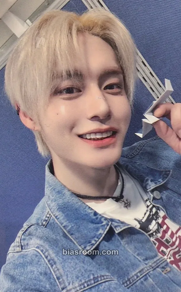 Jiwoong Cinema Paradise Photocard - ZEROBASEONE - ZEROBASEONE K-pop photocard