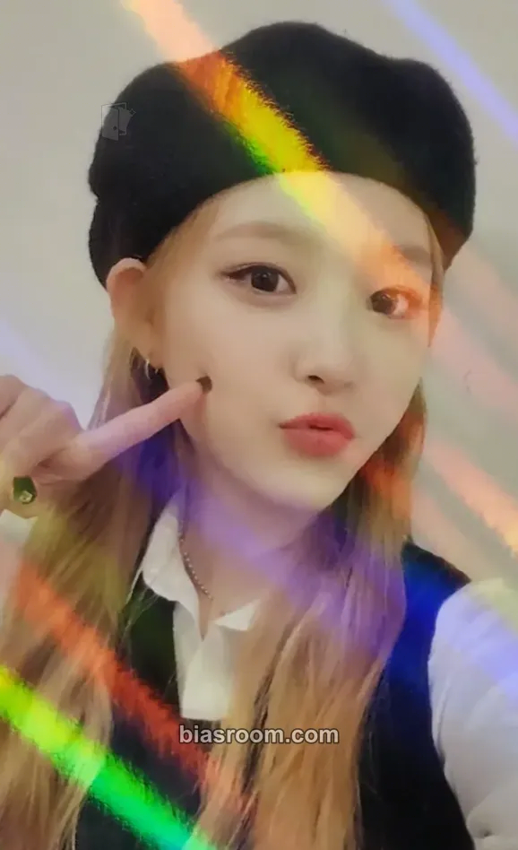 Yujeong Into The Light Photocard - LIGHTSUM - LIGHTSUM K-pop photocard