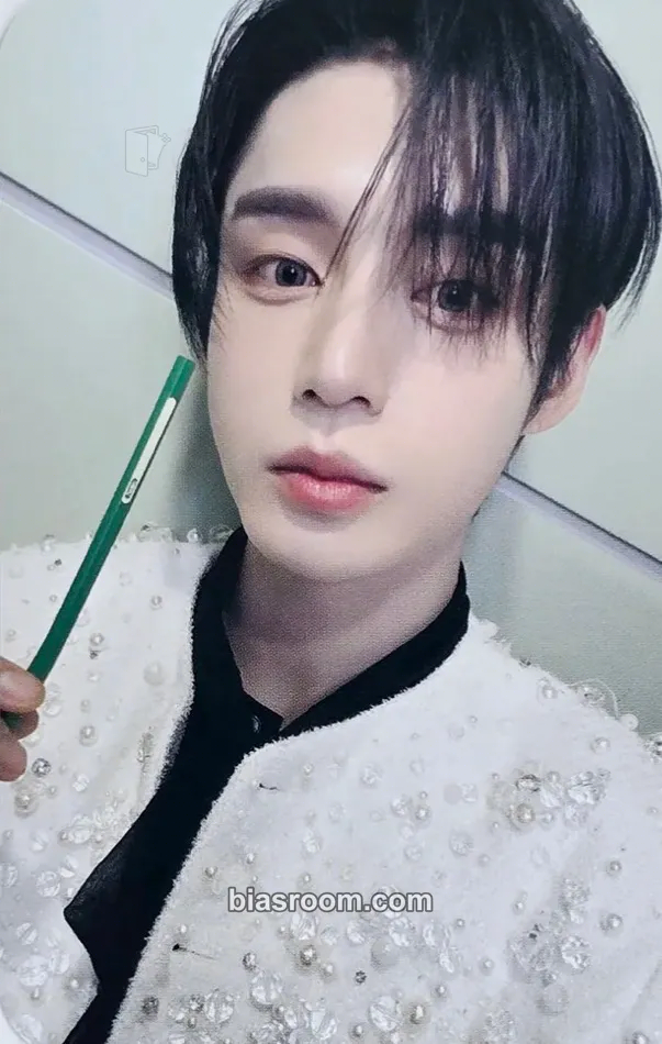 Jiwoong Blue Paradise Photocard - ZEROBASEONE - ZEROBASEONE K-pop photocard