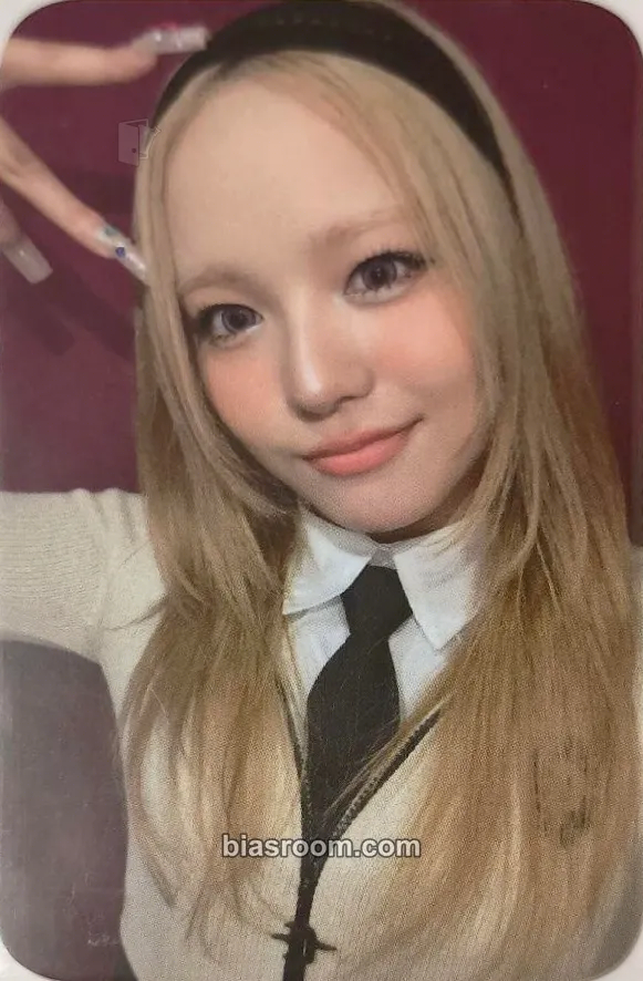 JURIA WOKE UP Photocard - XG - XG K-pop photocard