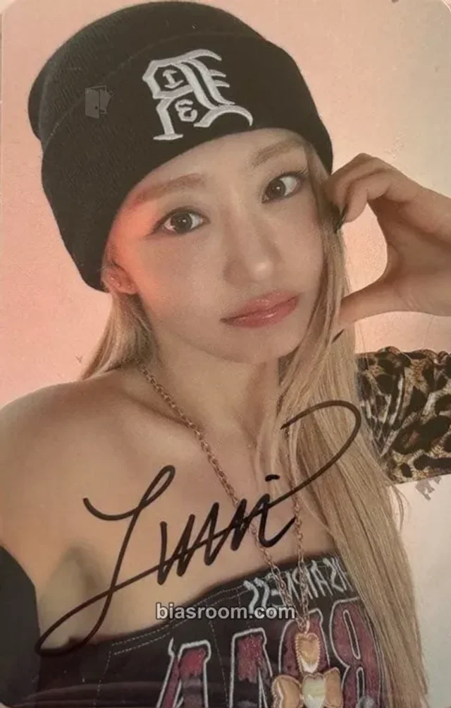 KISS OF LIFE - Julie - Japan Debut Tour 'Lucky Day' Event album benefit signed