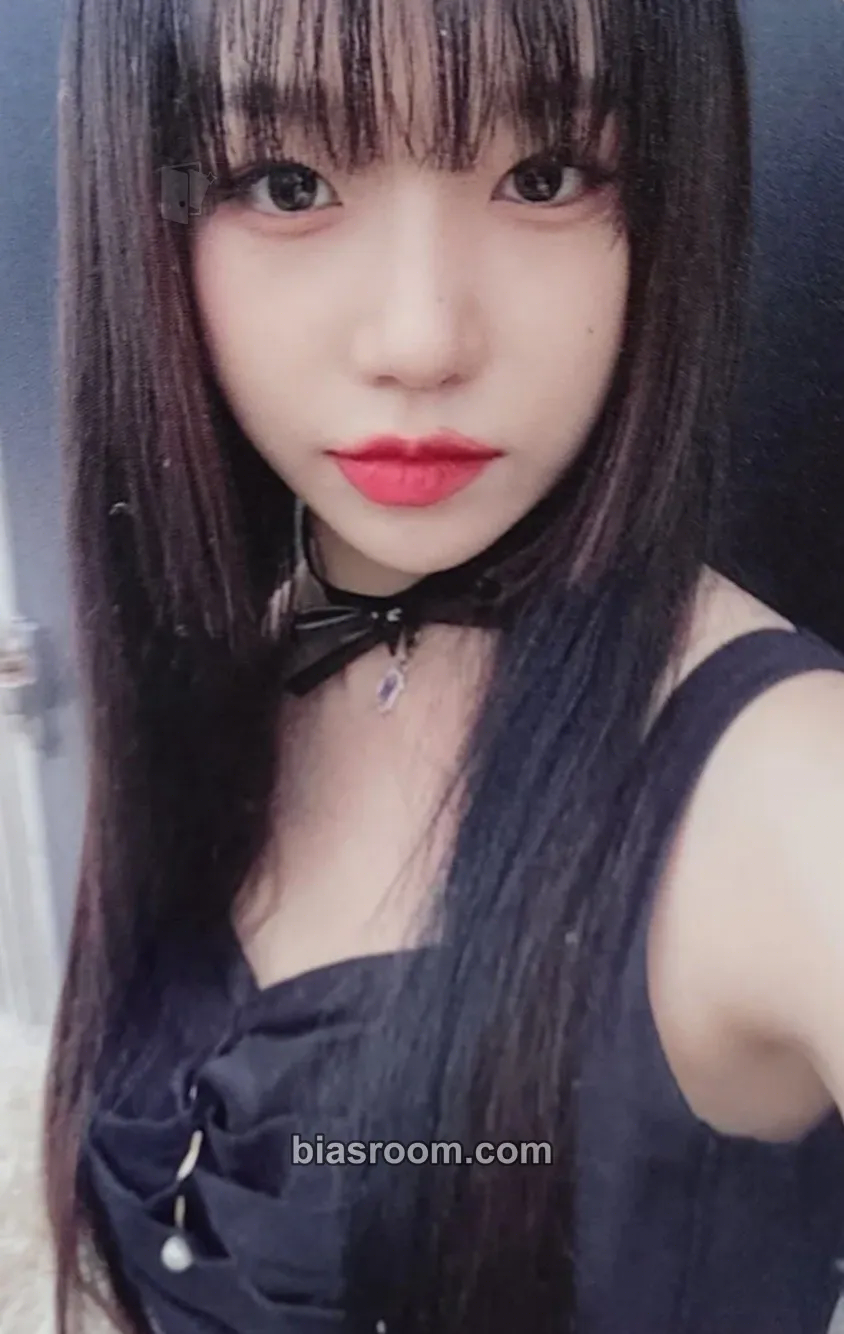 Jo Yuri Love All Photocard - Jo Yuri K-pop photocard