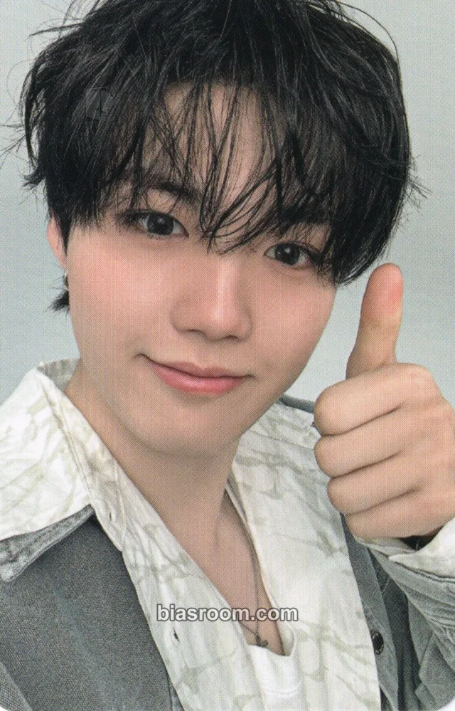 TREASURE - Doyoung - Pleasure Album trading card E version