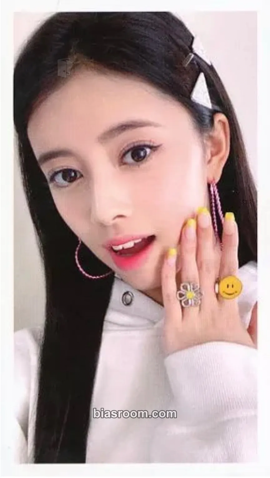 Rima Take a picture / Poppin’ Shakin’ Photocard - NiziU - NiziU K-pop photocard