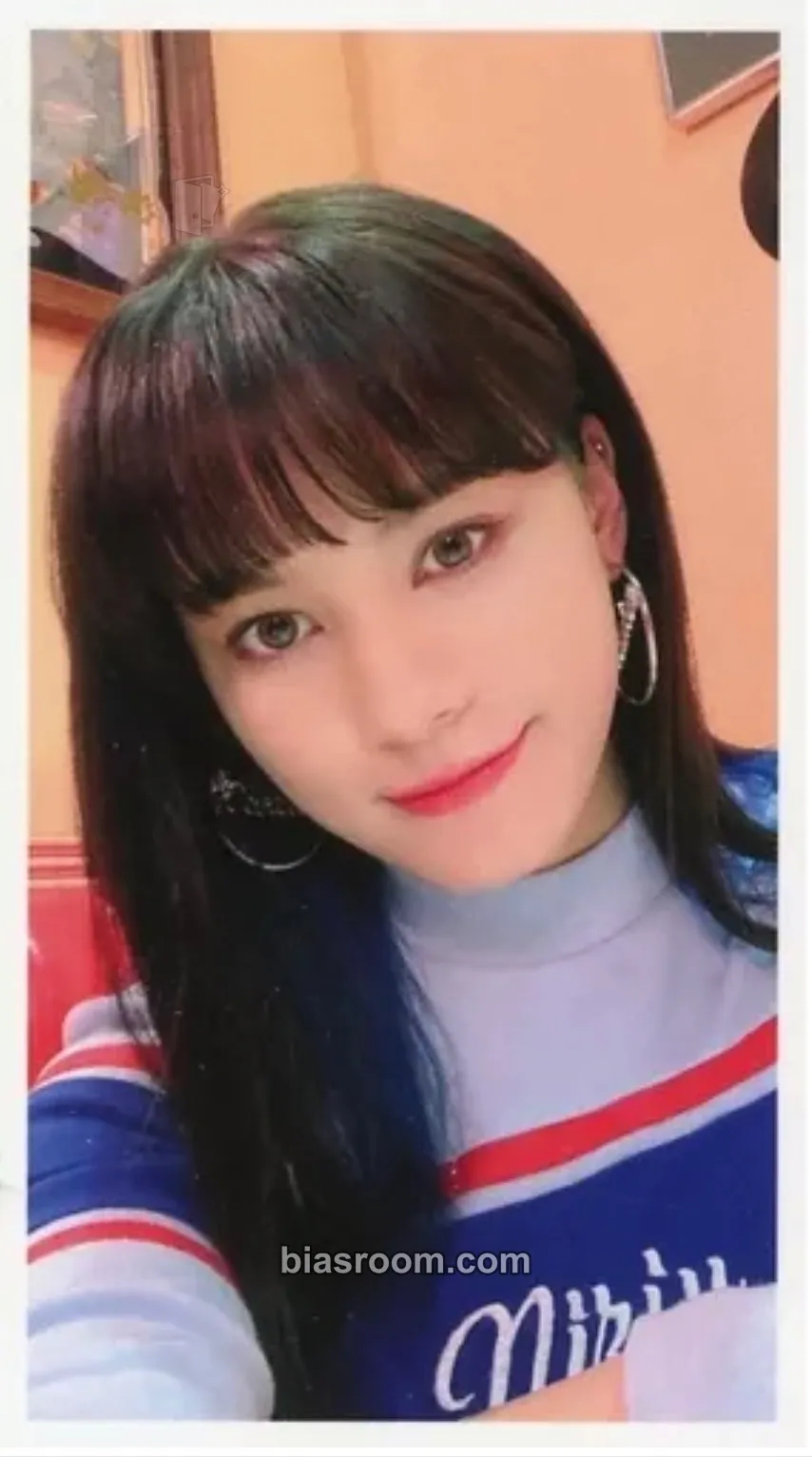 Nina Take a picture / Poppin’ Shakin’ Photocard - NiziU - NiziU K-pop photocard