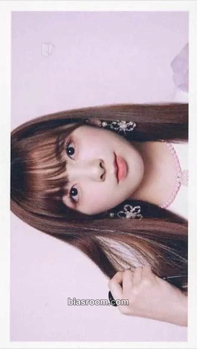 Miihi Take a picture / Poppin’ Shakin’ Photocard - NiziU - NiziU K-pop photocard