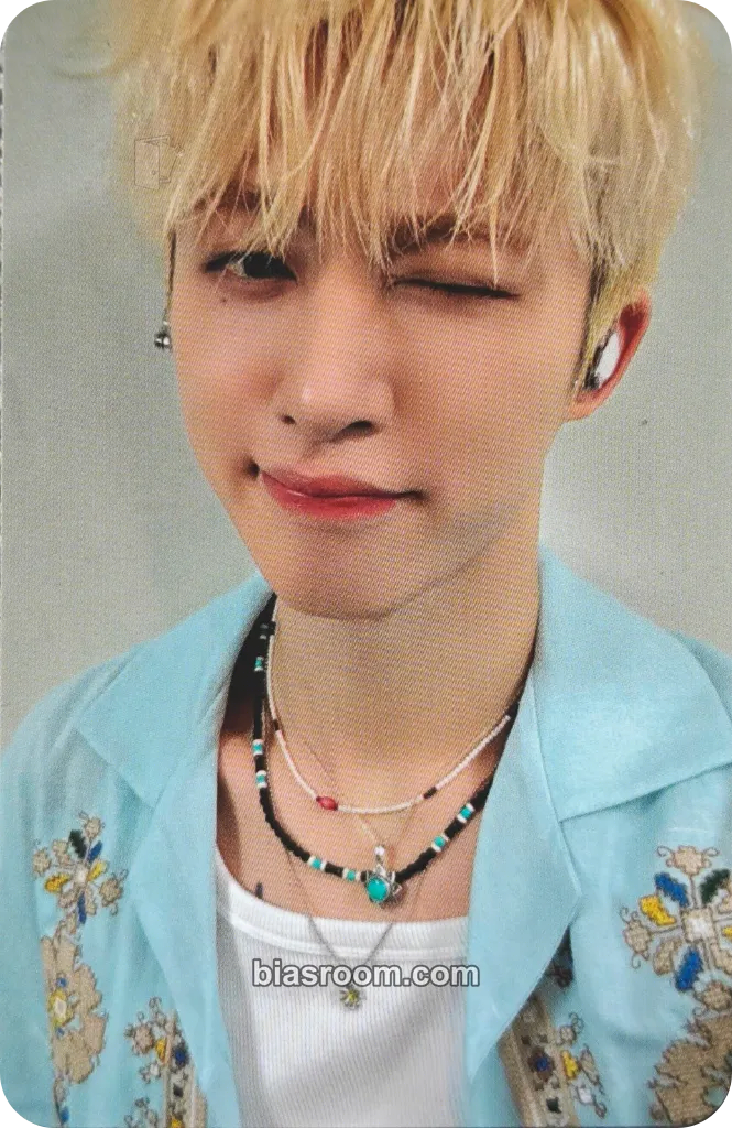 B.I Wonderland Photocard - B.I K-pop photocard