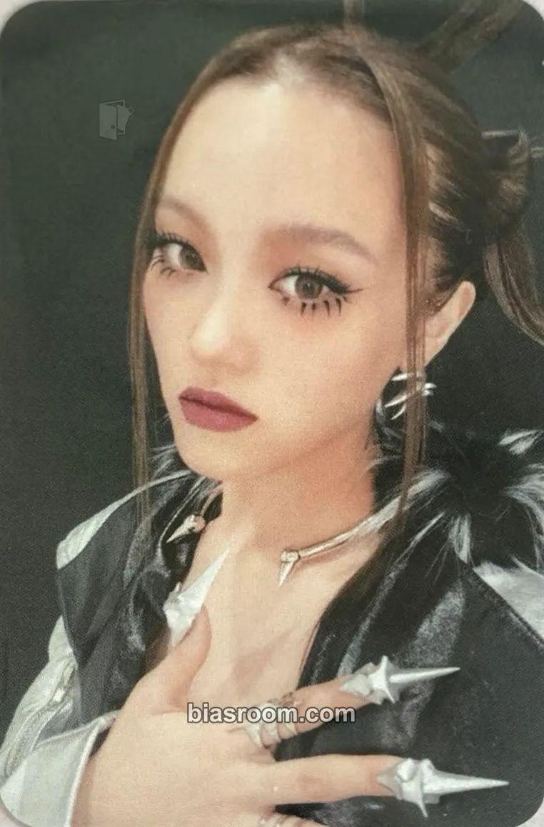 CHISA AWE Photocard - XG - XG K-pop photocard
