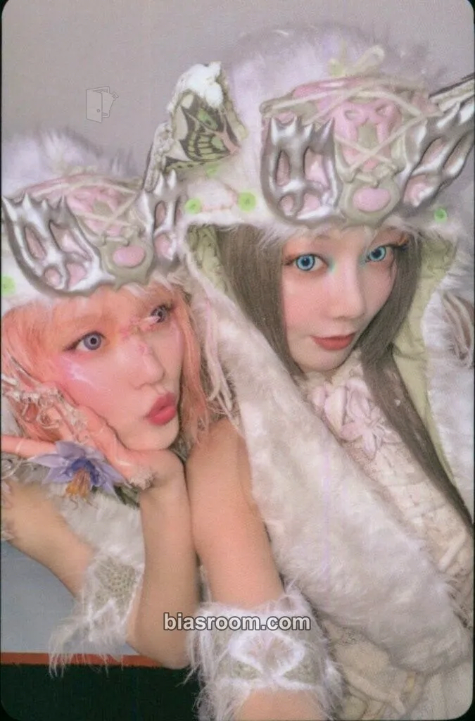 AWE Photocard - XG - XG K-pop photocard
