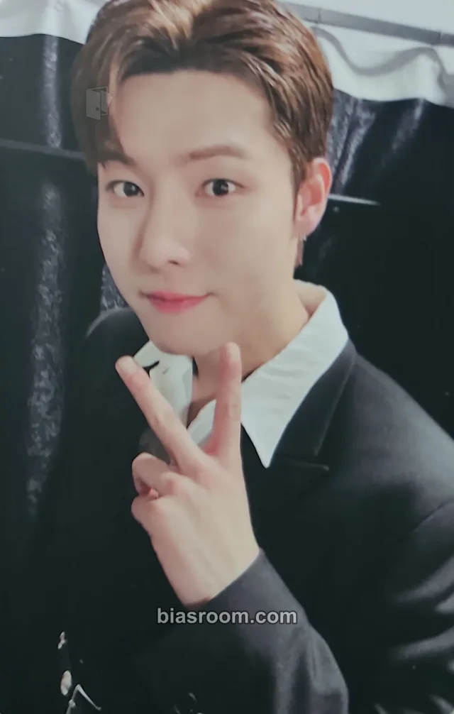 ONEWE - Yonghoon - Planet Nine: Isotropy Album album photocard