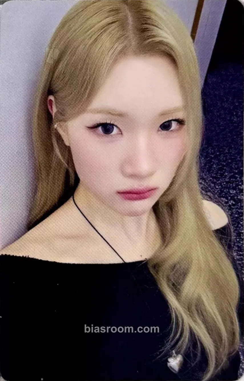 Juun The Chase Photocard - Hearts2Hearts - Hearts2Hearts K-pop photocard