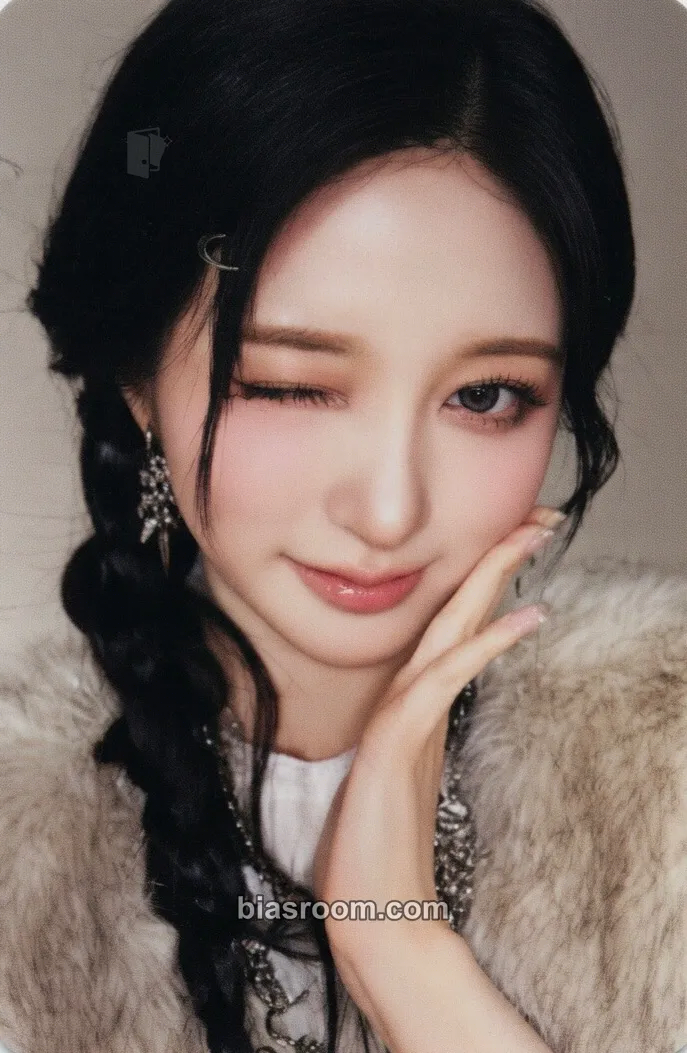 Gaeul REVIVE+ Photocard - IVE - IVE K-pop photocard