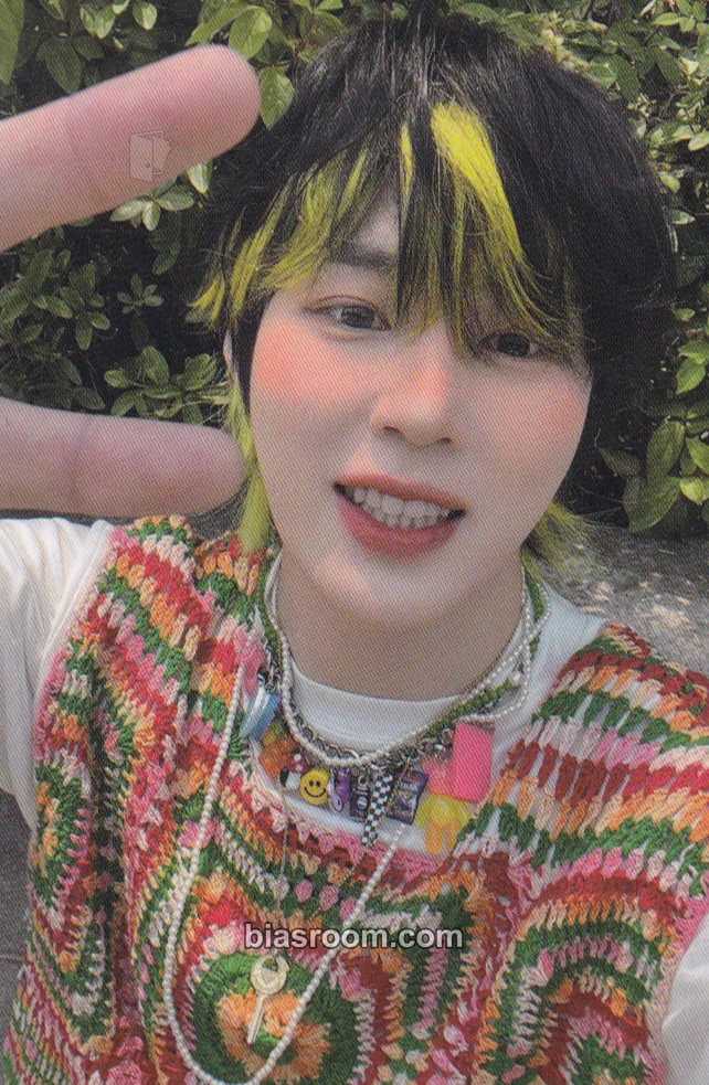 Ha Sung Woon Strange World Photocard - Ha Sung Woon K-pop photocard