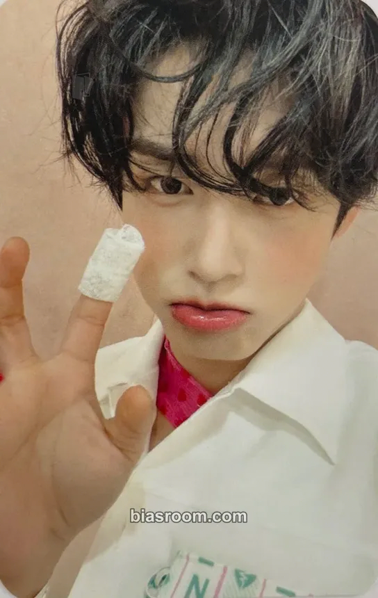 Jiwoong Blue Paradise Photocard - ZEROBASEONE - ZEROBASEONE K-pop photocard