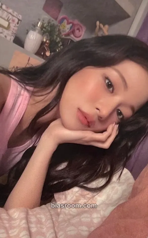 Chaeyoung Unlock My World Photocard - fromis_9 - fromis_9 K-pop photocard