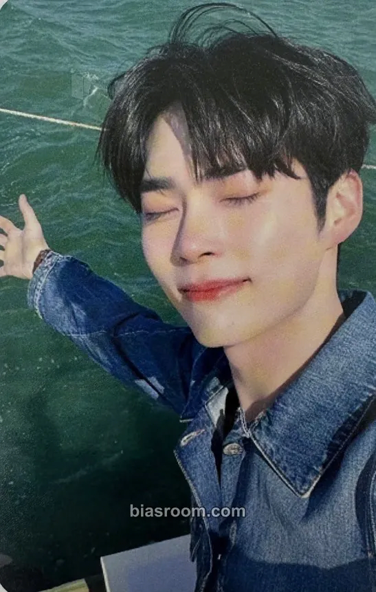 Hanbin You Had Me at Hello Photocard - ZEROBASEONE - ZEROBASEONE K-pop photocard