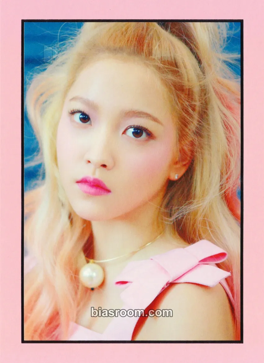 Yeri The Velvet Photocard - Red Velvet - Red Velvet K-pop photocard