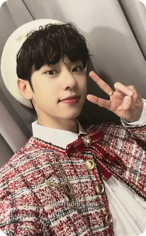 Donghyun 2022 AB6IX CONCERT ‘COMPLETE WITH YOU’ Photocard - AB6IX - AB6IX K-pop photocard