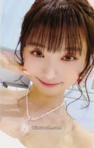 Hyeonju SWICY Photocard - UNIS - UNIS K-pop photocard
