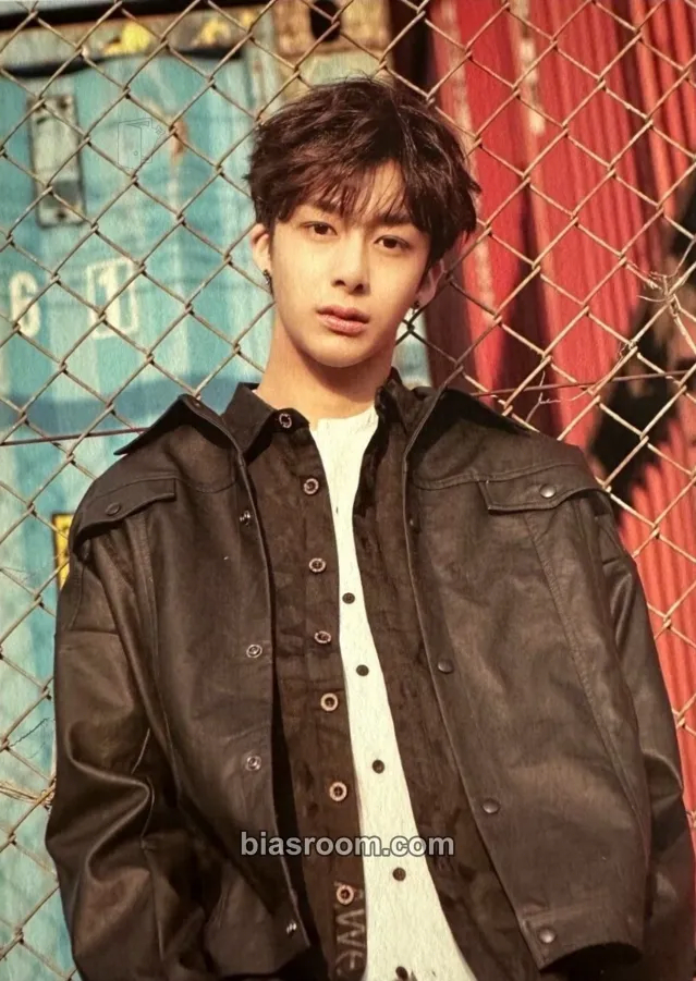 Hyungwon First World Tour Beautiful Photocard - MONSTA X - MONSTA X K-pop photocard