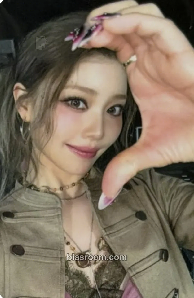 Xiaoting Crack Code Photocard - Kep1er - Kep1er K-pop photocard