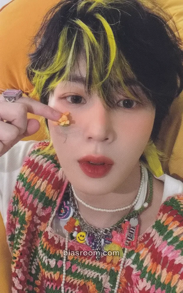 Ha Sung Woon Strange World Photocard - Ha Sung Woon K-pop photocard