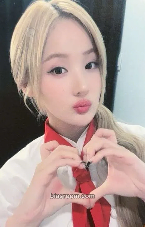 Belle Midas Touch Photocard - KISS OF LIFE - KISS OF LIFE K-pop photocard