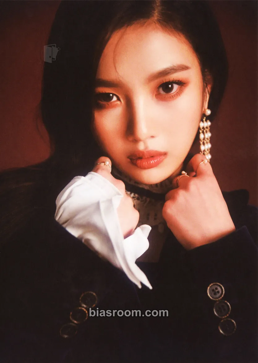 Joy Perfect Velvet Photocard - Red Velvet - Red Velvet K-pop photocard