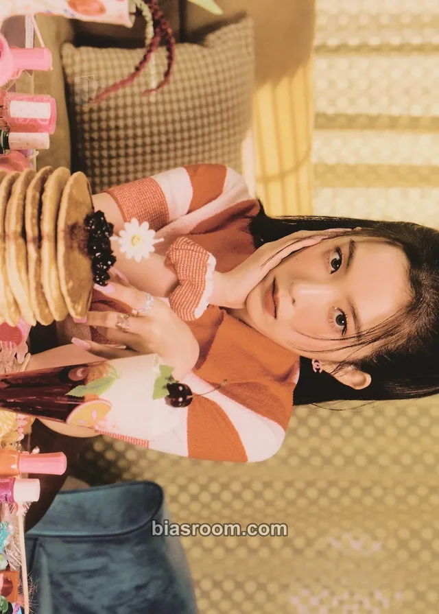 Red Velvet - Irene - Queendom Album large postcard merch horizontal