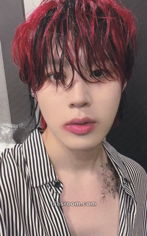 Ha Sung Woon Strange World Photocard - Ha Sung Woon K-pop photocard