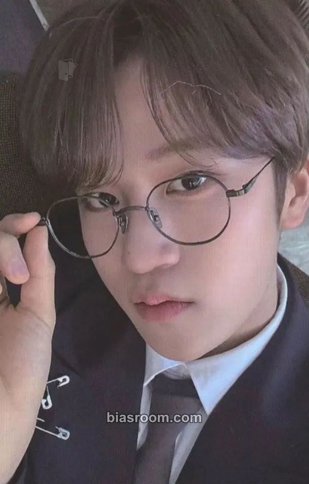 Junwoo BUFF Photocard - LUN8 - LUN8 K-pop photocard