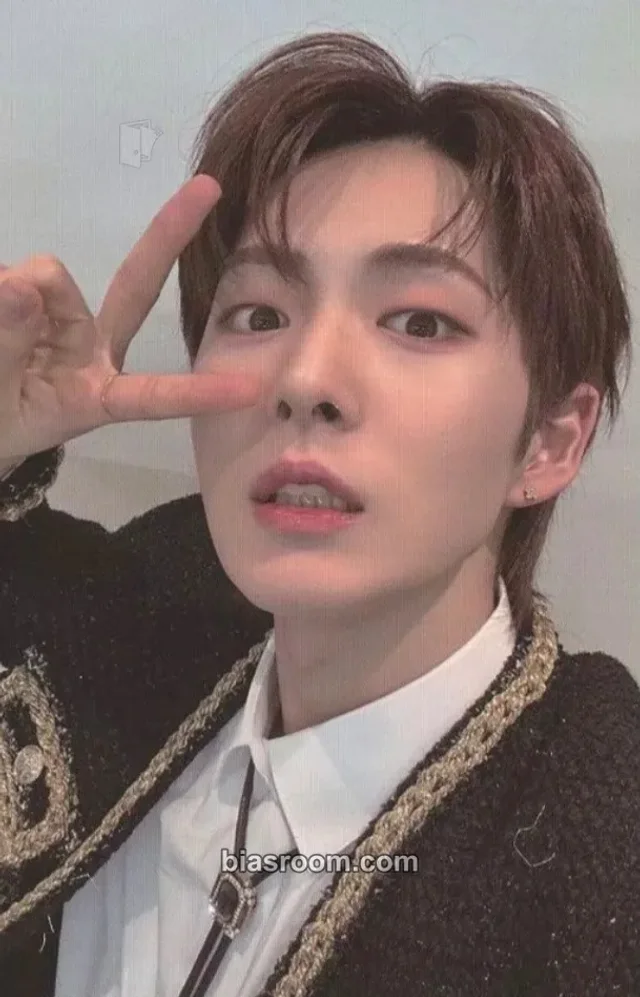 LUN8 - Takuma - BUFF Album album photocard Visionscope version