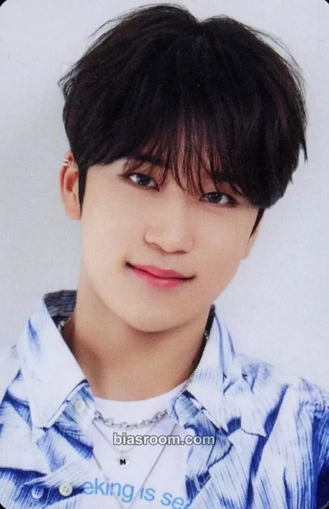 LUN8 - Junwoo - Evergreen  Album album photocard limited edition A version
