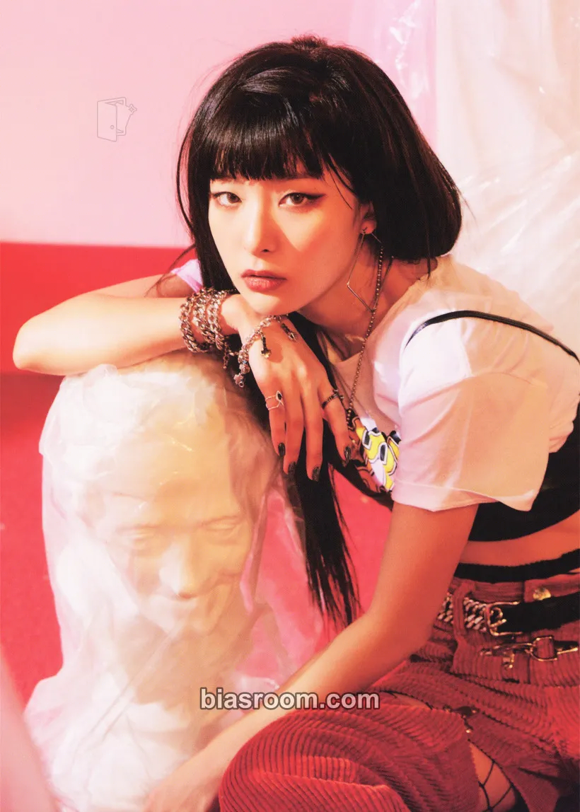 Seulgi The Perfect Red Velvet Photocard - Red Velvet - Red Velvet K-pop photocard