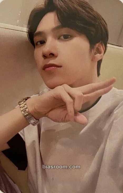 Hendery Awaken The World Photocard - WayV - WayV K-pop photocard